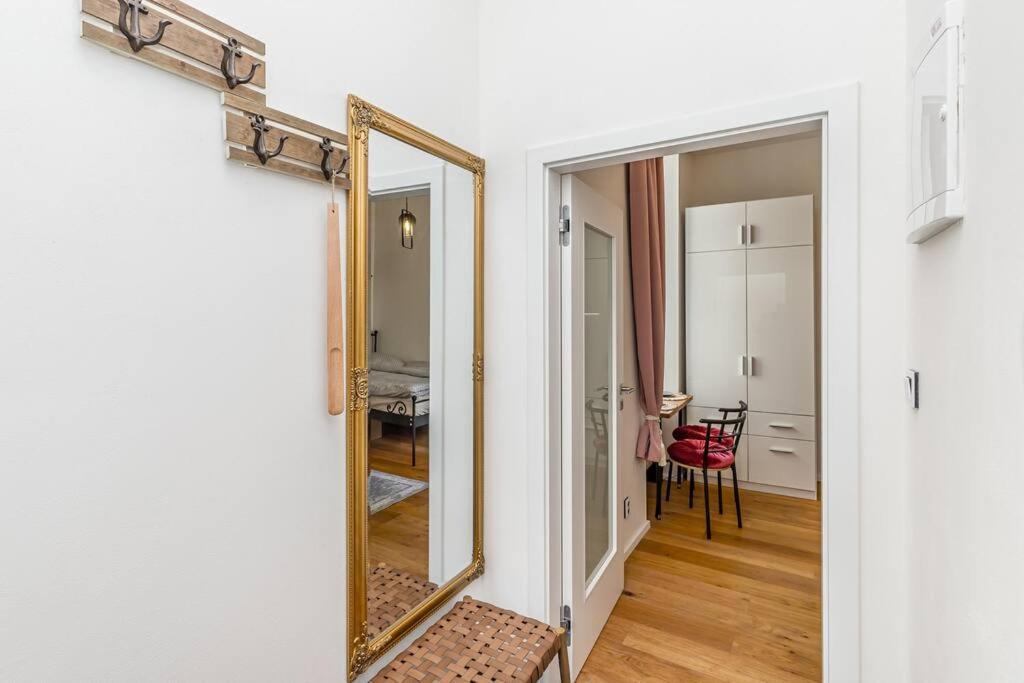 Cozy Quiet New Apartment In Karlin Square Prague Exterior photo